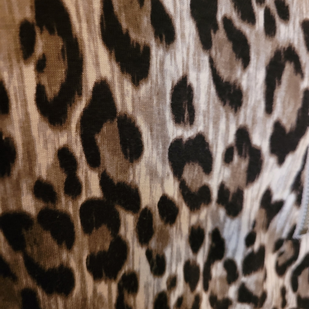 Christian Siriano Plus Leopard Print Zippered Tunic Top - Picture 5 of 5